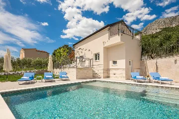 Spacious Garden Villa with Pool in Solin