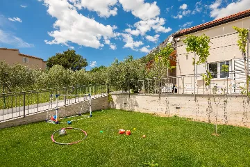 Spacious Garden Villa with Pool in Solin