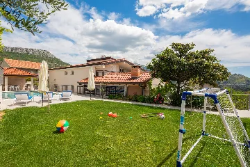Spacious Garden Villa with Pool in Solin