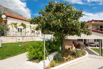 Spacious Garden Villa with Pool in Solin