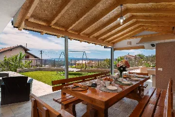 Spacious Garden Villa with Pool in Solin