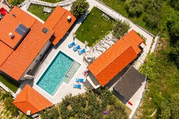 Spacious Garden Villa with Pool in Solin
