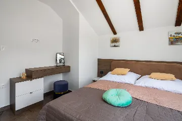 Spacious Garden Villa with Pool in Solin