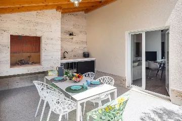 Spacious Garden Villa with Pool in Solin