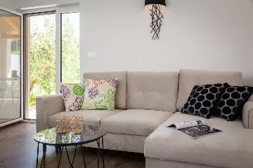 Spacious Garden Villa with Pool in Solin