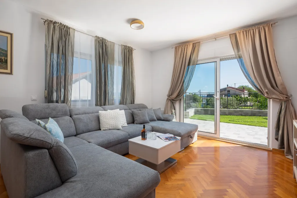 Spacious Garden Villa with Pool in Solin