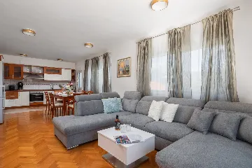 Spacious Garden Villa with Pool in Solin