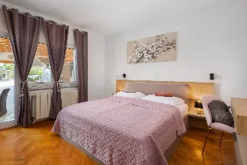 Spacious Garden Villa with Pool in Solin