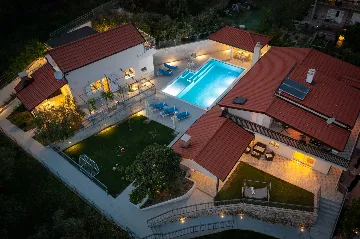 Spacious Garden Villa with Pool in Solin