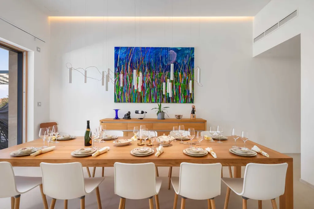 Spacious Six-Bedroom Villa Retreat, Škrip
