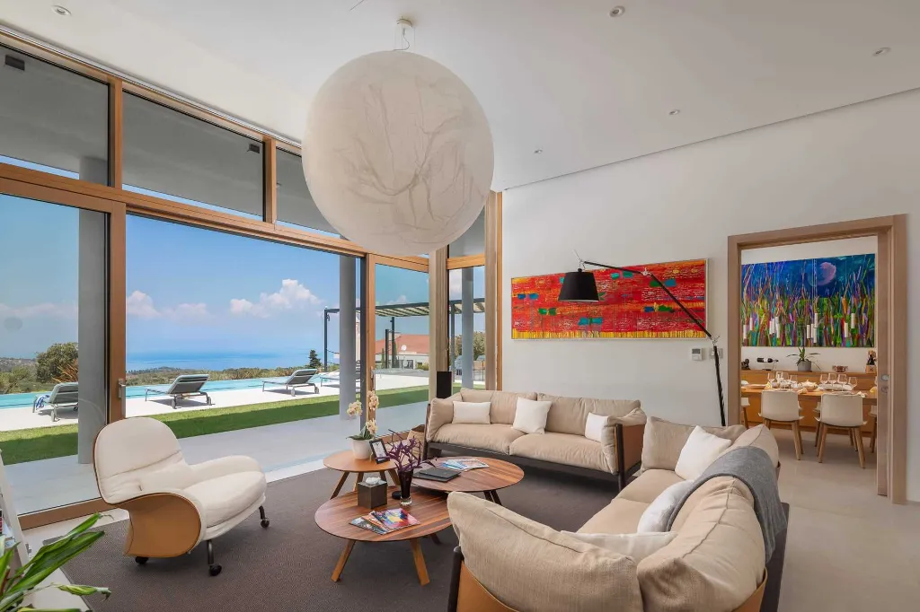 Spacious Six-Bedroom Villa Retreat, Škrip