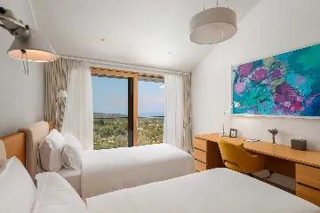 Spacious Six-Bedroom Villa Retreat, Škrip