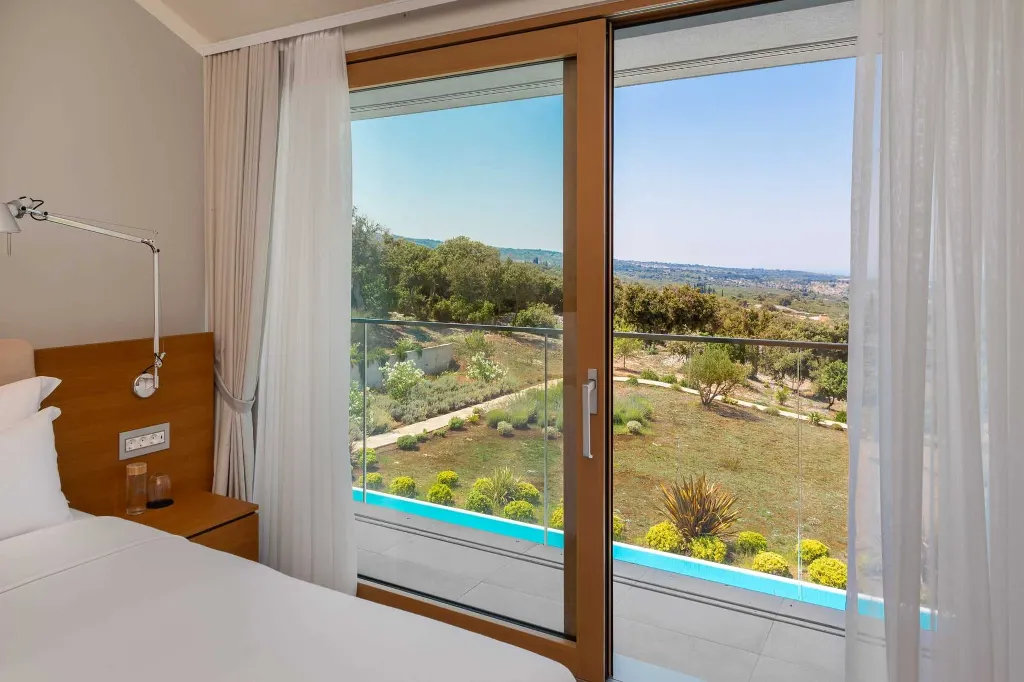 Spacious Six-Bedroom Villa Retreat, Škrip
