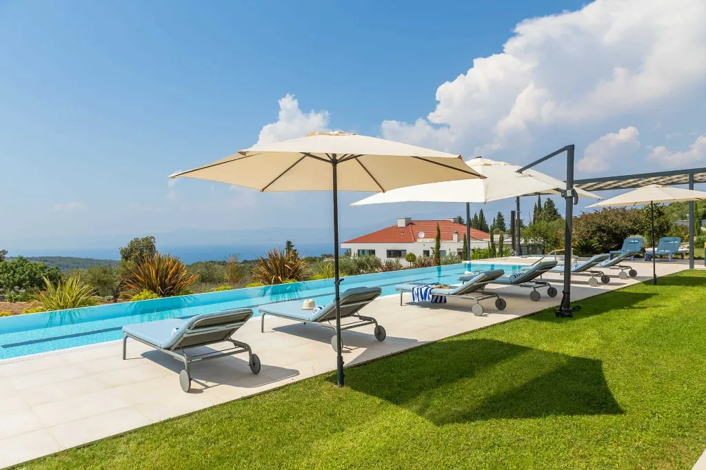 Spacious Six-Bedroom Villa Retreat, Škrip