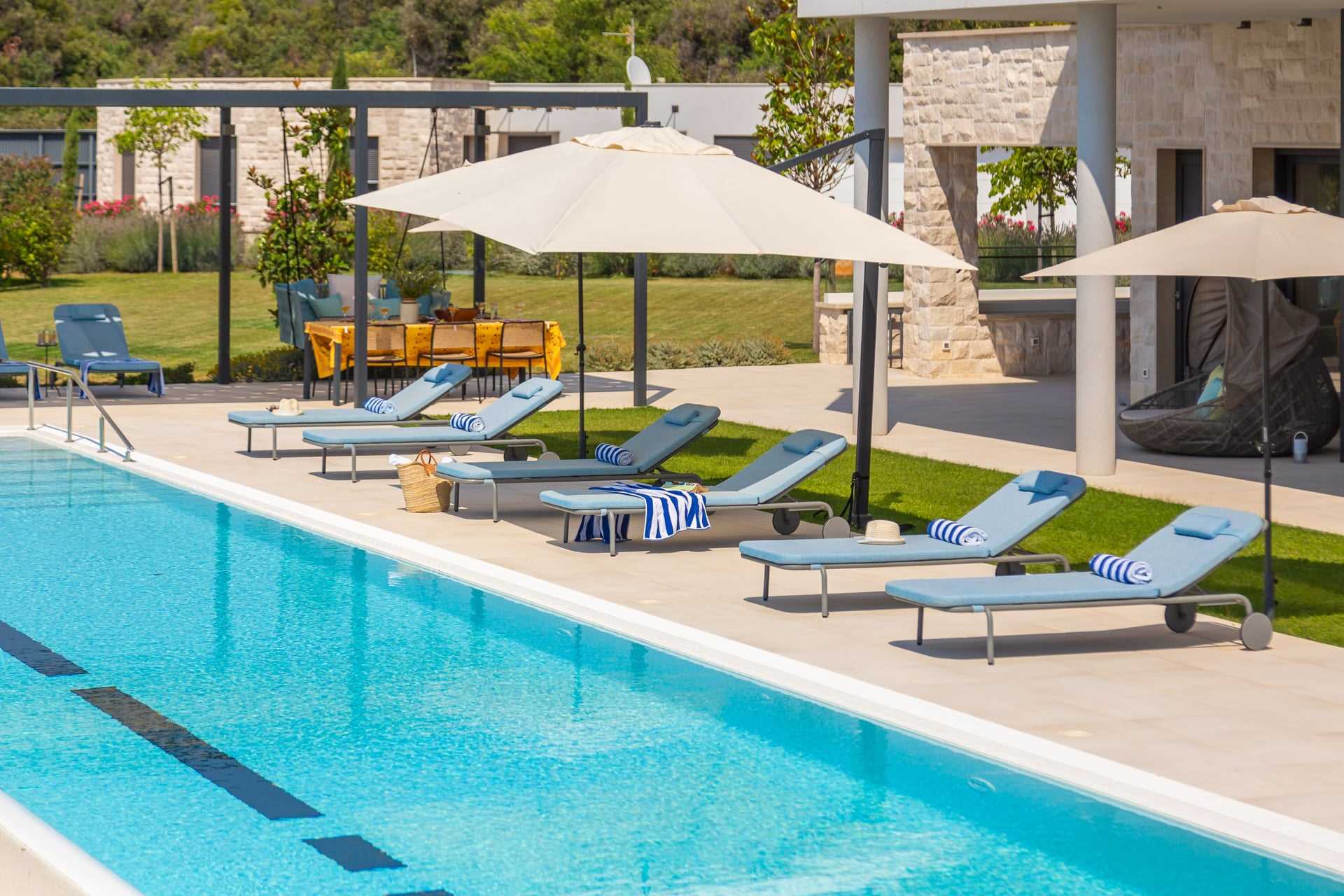 Luxury Villa Vibrante with Pool