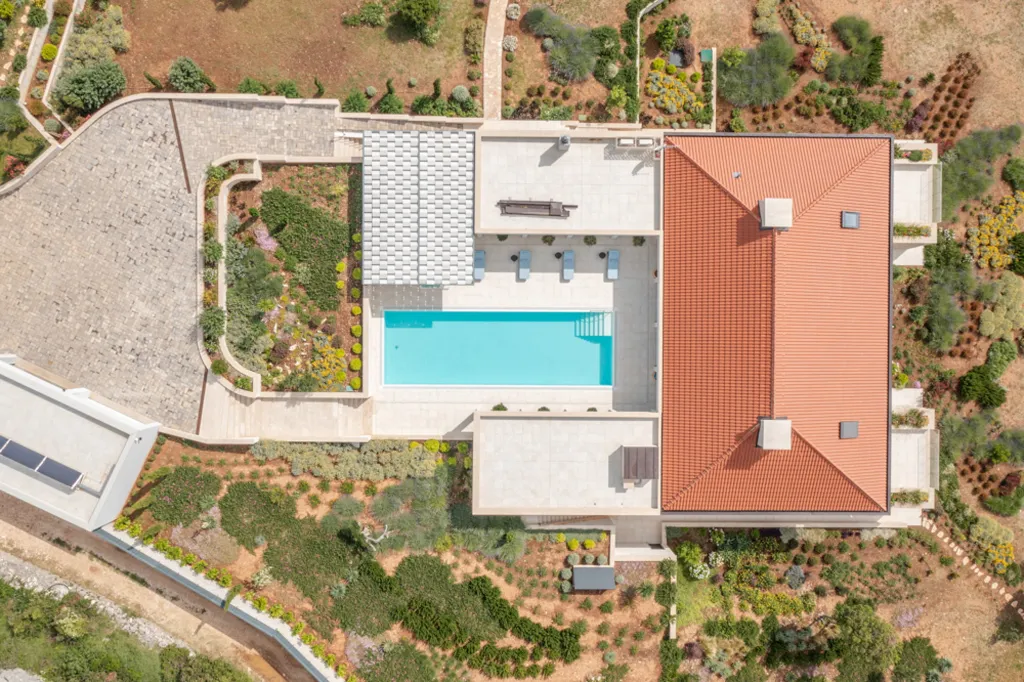 Spacious Villa Retreat with Pool on Brač Island