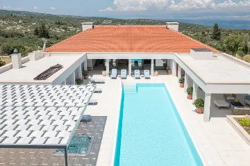 Spacious Villa Retreat with Pool on Brač Island