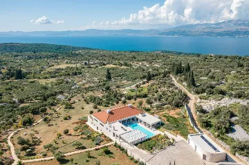 Spacious Villa Retreat with Pool on Brač Island