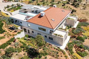 Spacious Villa Retreat with Pool on Brač Island