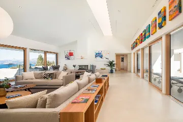 Spacious Villa Retreat with Pool on Brač Island