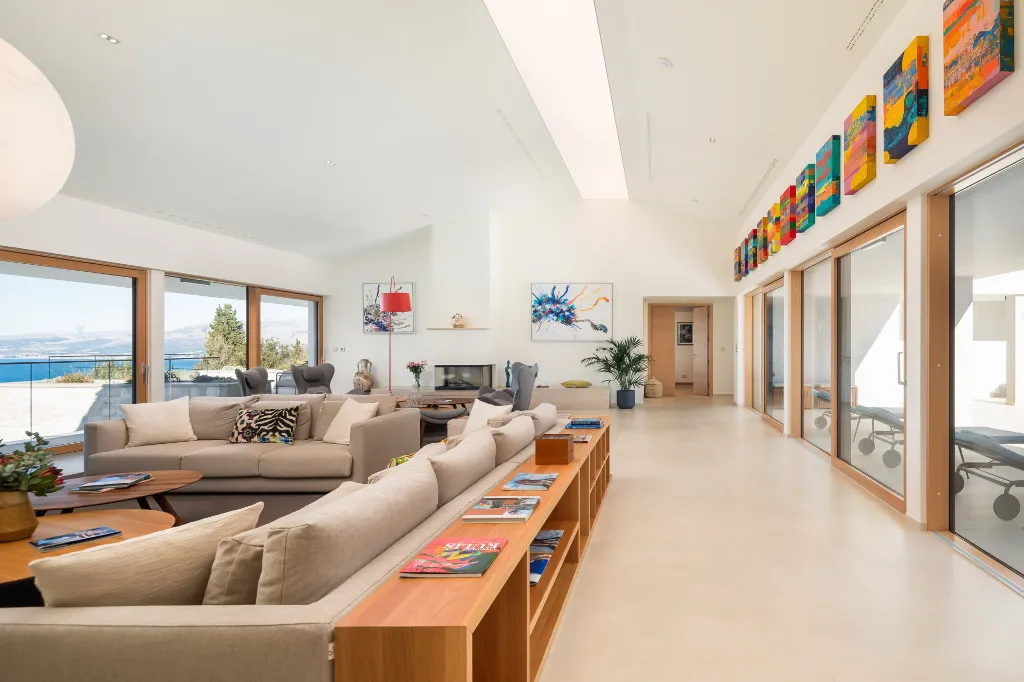 Spacious Villa Retreat with Pool on Brač Island