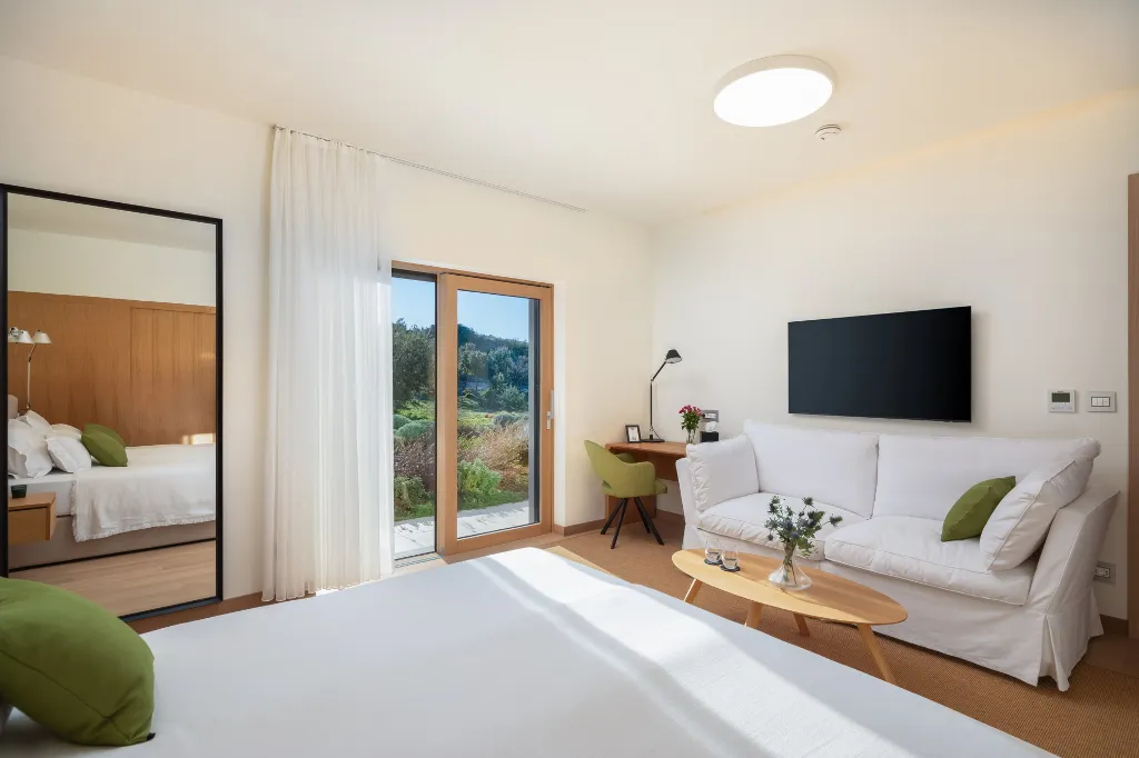 Spacious Villa Retreat with Pool on Brač Island