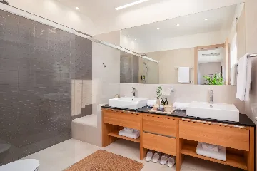 Spacious Villa Retreat with Pool on Brač Island