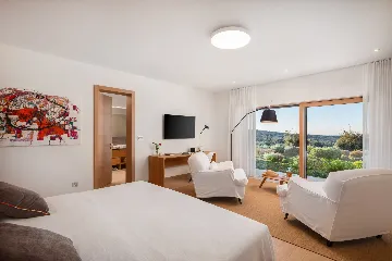 Spacious Villa Retreat with Pool on Brač Island