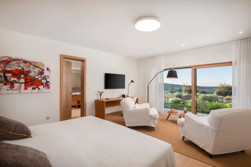Spacious Villa Retreat with Pool on Brač Island