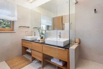 Spacious Villa Retreat with Pool on Brač Island