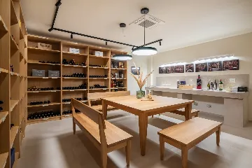 Spacious Villa Retreat with Pool on Brač Island