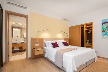 Spacious Villa Retreat with Pool on Brač Island