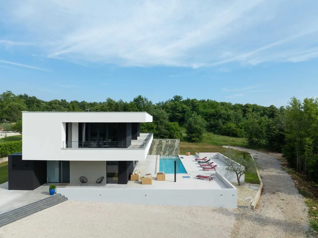 Contemporary Villa Retreat with Pool in Groznjan