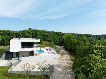 Contemporary Villa Retreat with Pool in Groznjan