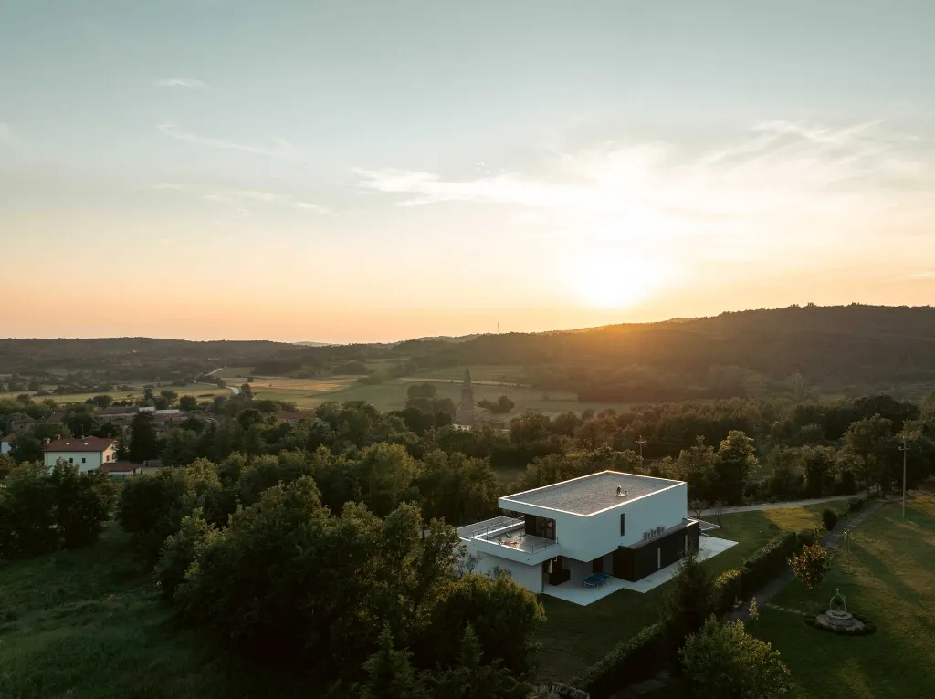 Contemporary Villa Retreat with Pool in Groznjan