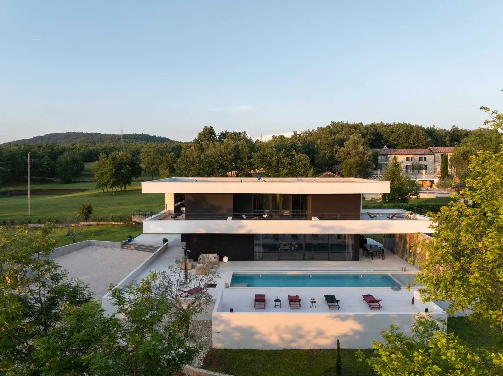 Contemporary Villa Retreat with Pool in Groznjan