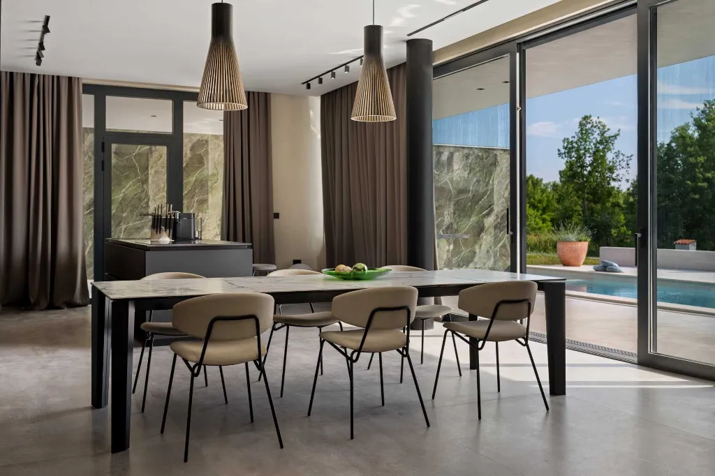 Contemporary Villa Retreat with Pool in Groznjan