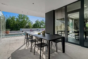 Contemporary Villa Retreat with Pool in Groznjan