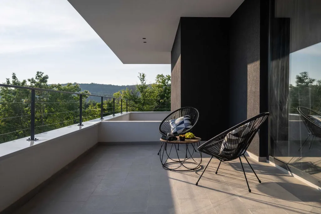 Contemporary Villa Retreat with Pool in Groznjan