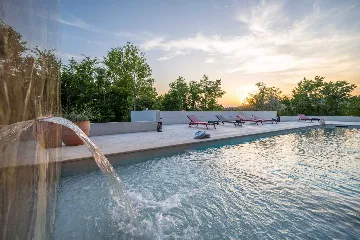 Contemporary Villa Retreat with Pool in Groznjan