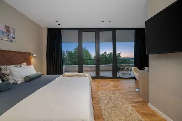 Contemporary Villa Retreat with Pool in Groznjan