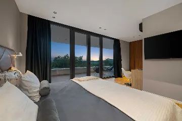 Contemporary Villa Retreat with Pool in Groznjan