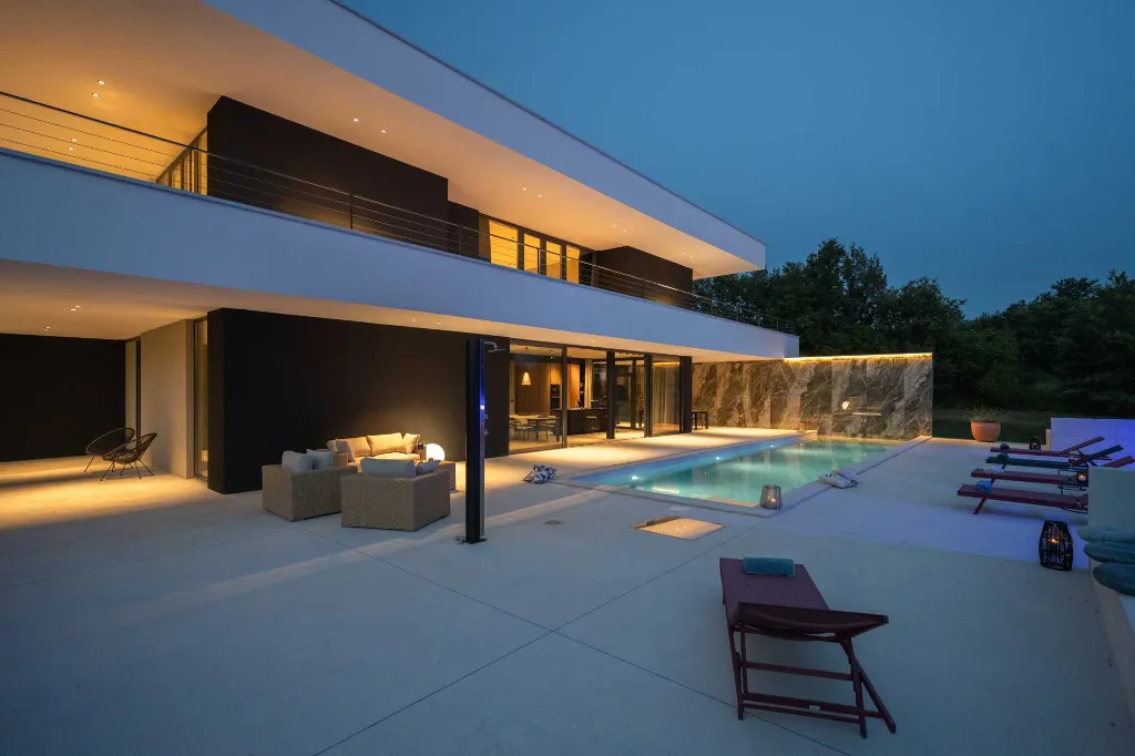 Contemporary Villa Retreat with Pool in Groznjan