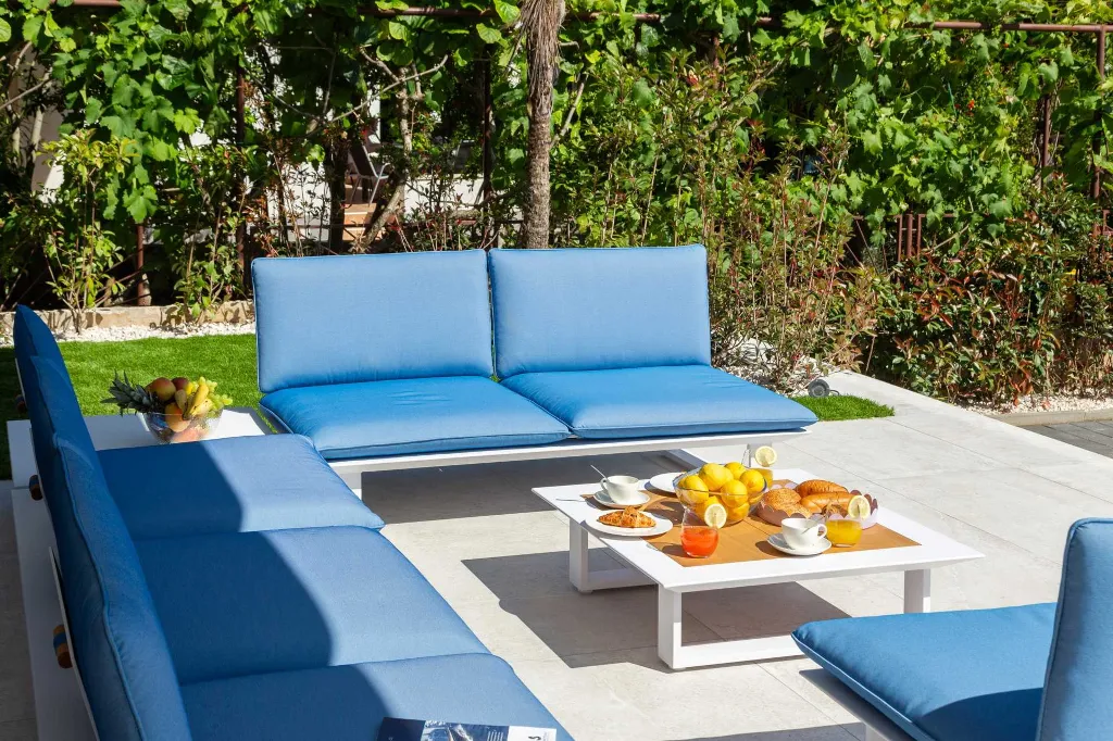 Contemporary Beachfront Villa with Pool in Rogoznica