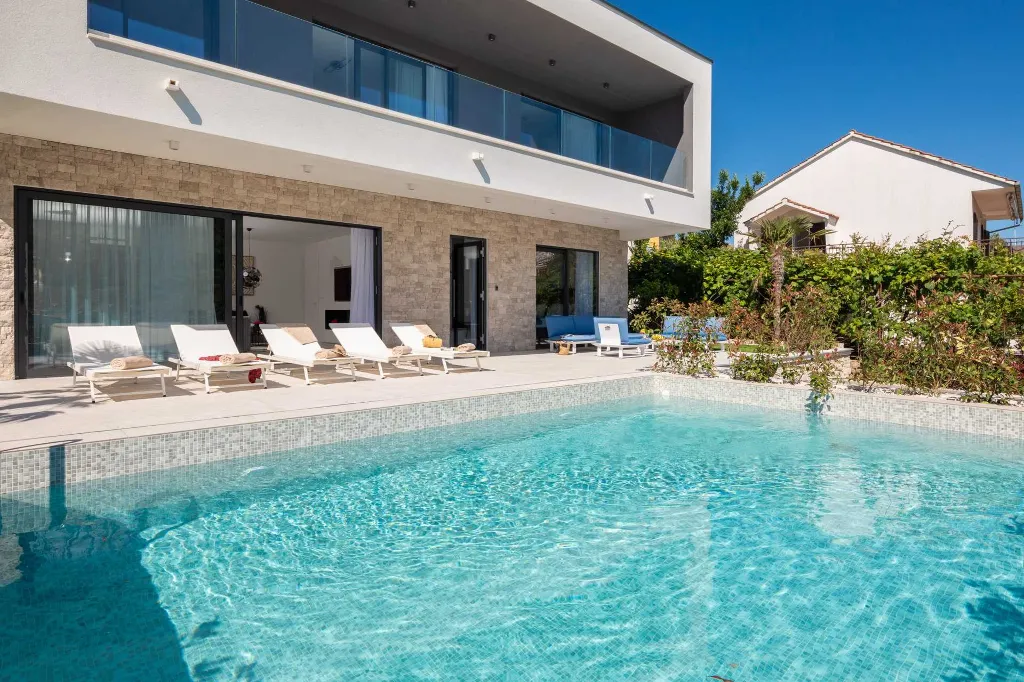 Contemporary Beachfront Villa with Pool in Rogoznica