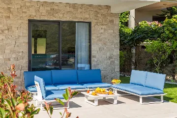 Contemporary Beachfront Villa with Pool in Rogoznica