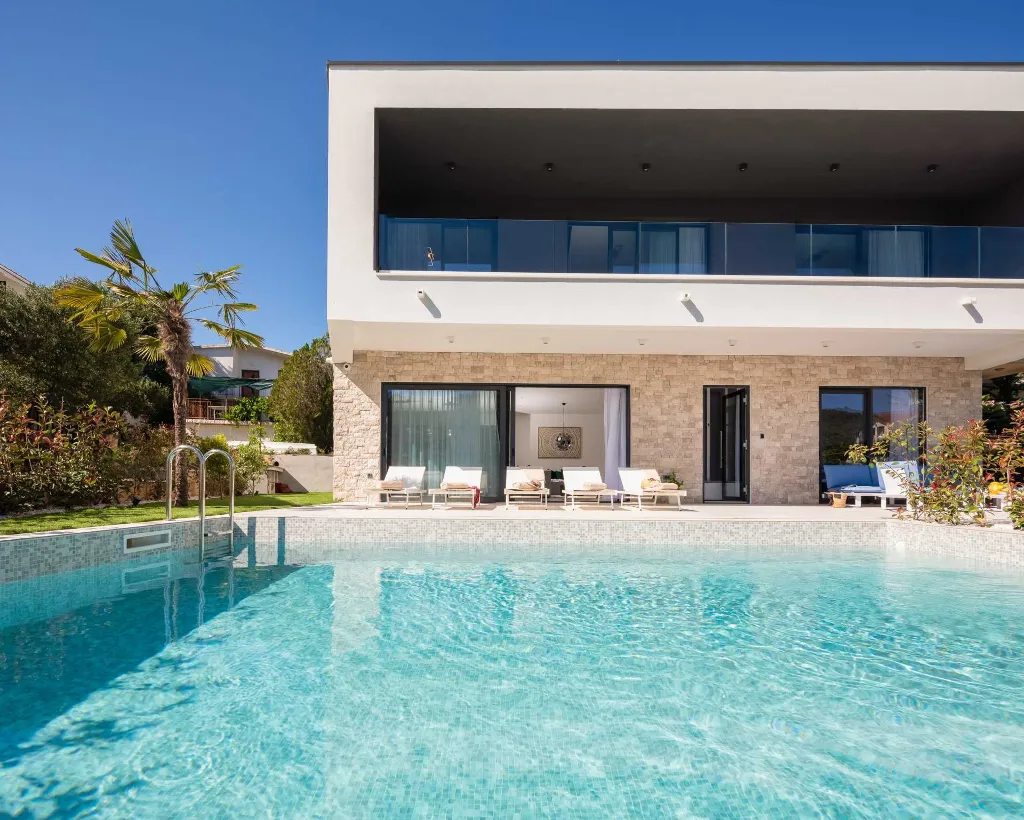 Contemporary Beachfront Villa with Pool in Rogoznica