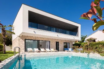 Contemporary Beachfront Villa with Pool in Rogoznica