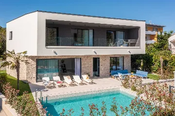 Contemporary Beachfront Villa with Pool in Rogoznica