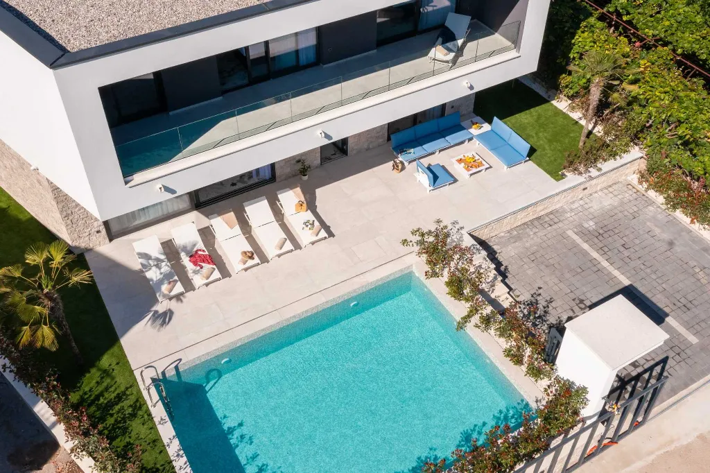 Contemporary Beachfront Villa with Pool in Rogoznica